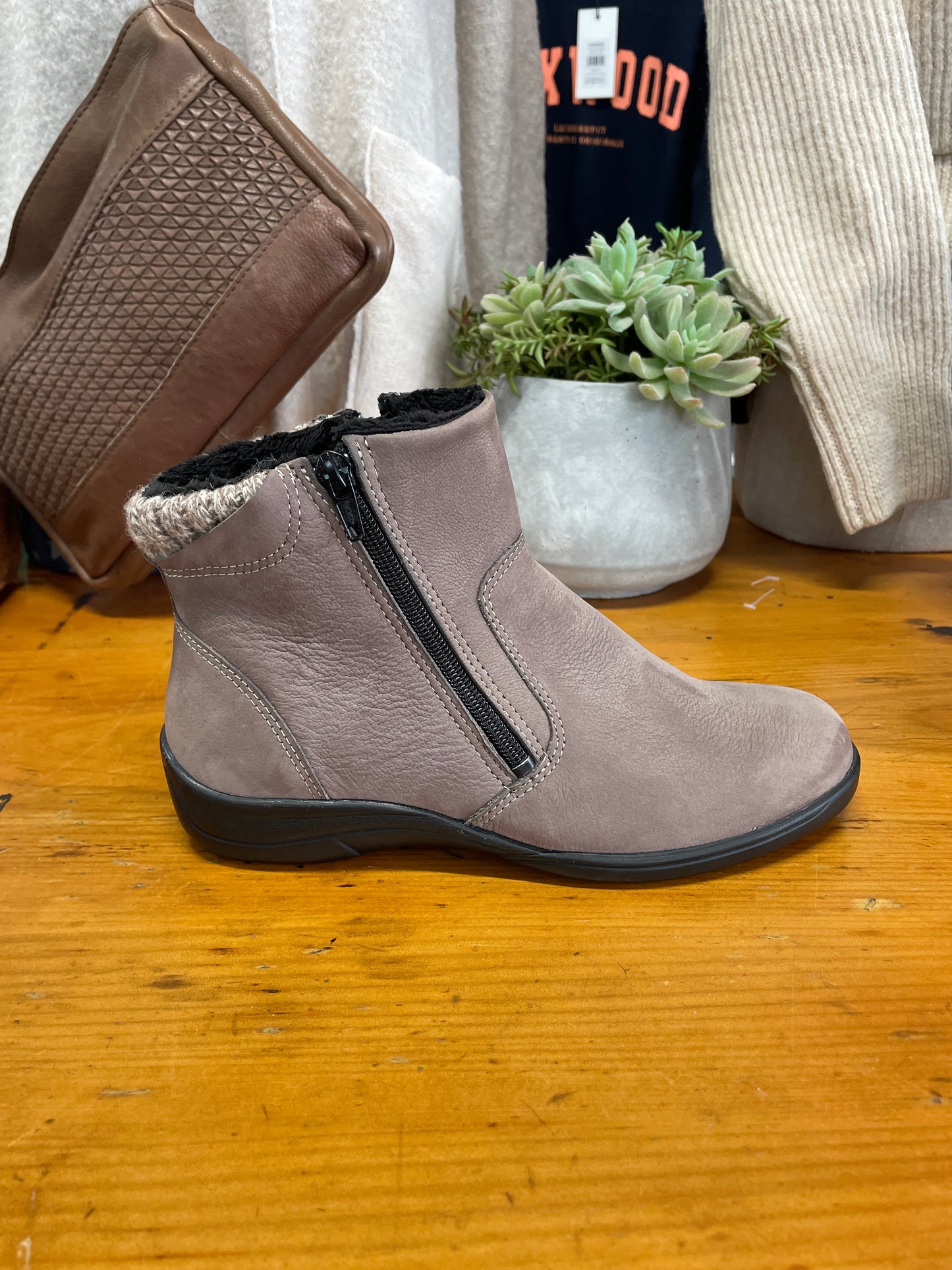 Ladies Aco Nubuck boot