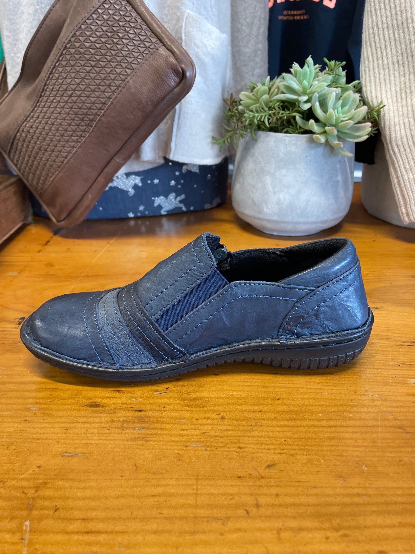 Cabello 5849-27 Navy Crinkle Shoe