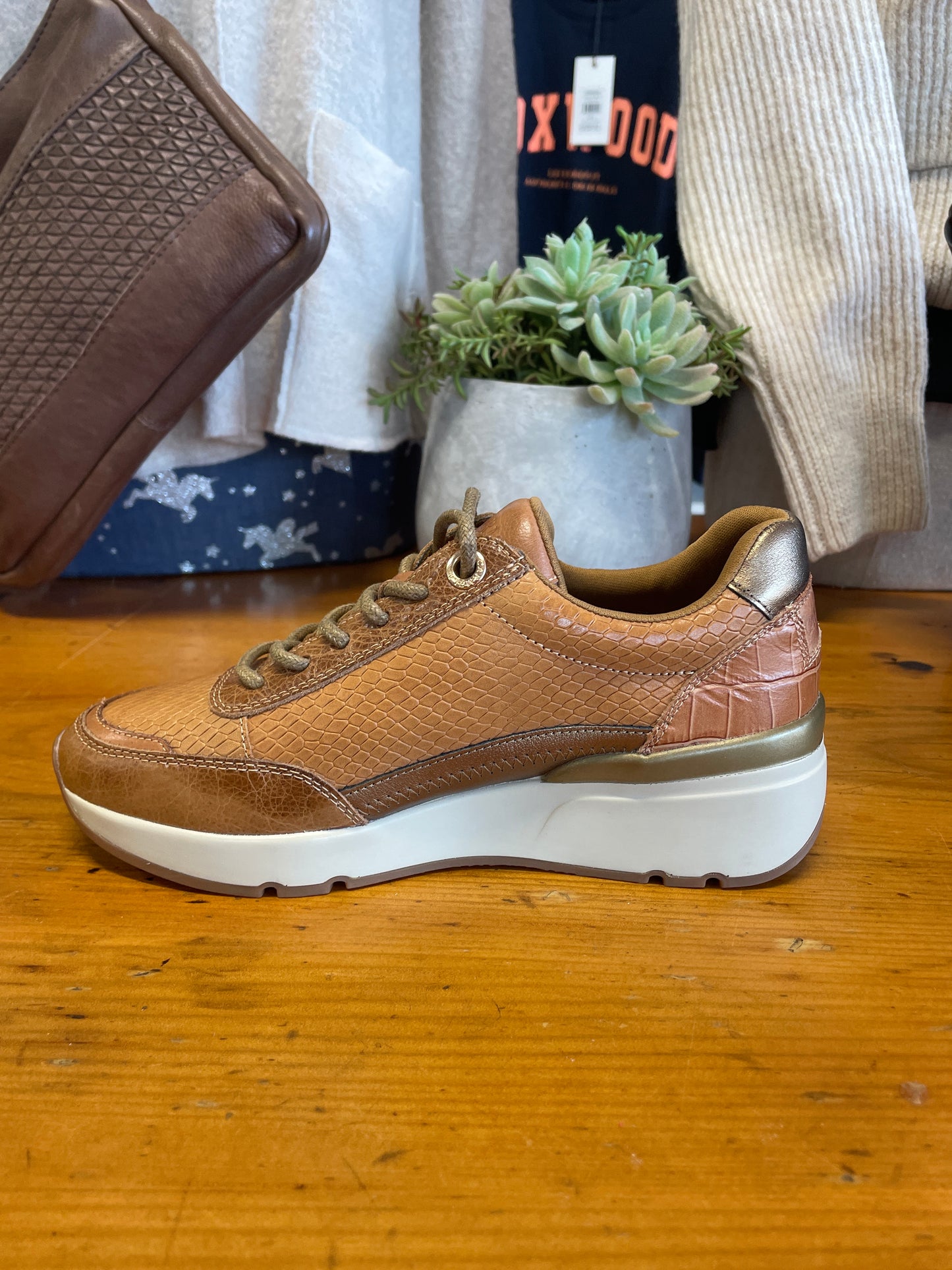 Carmela Z.Piel Sandshoe