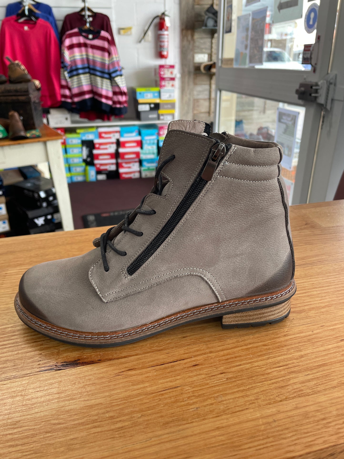 Mago Stella Nubuck Boot