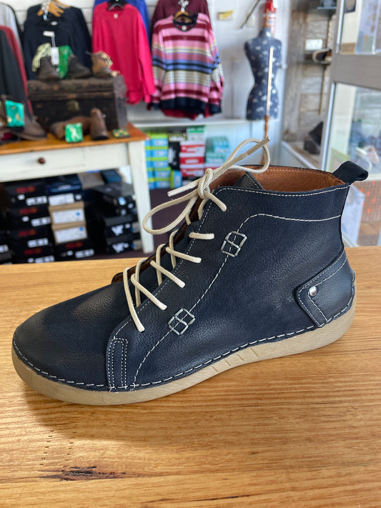 Mago Cafe Boot