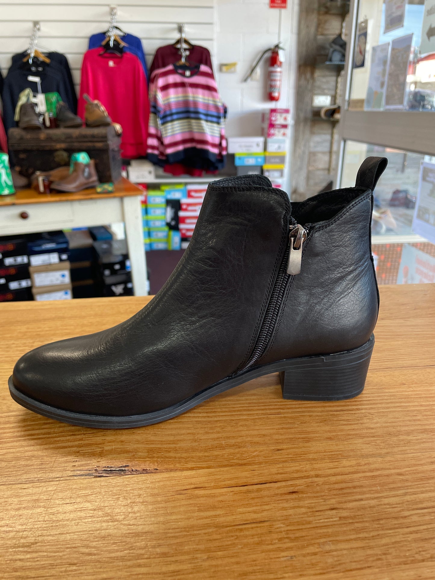 Cabello EG213 Boot Black