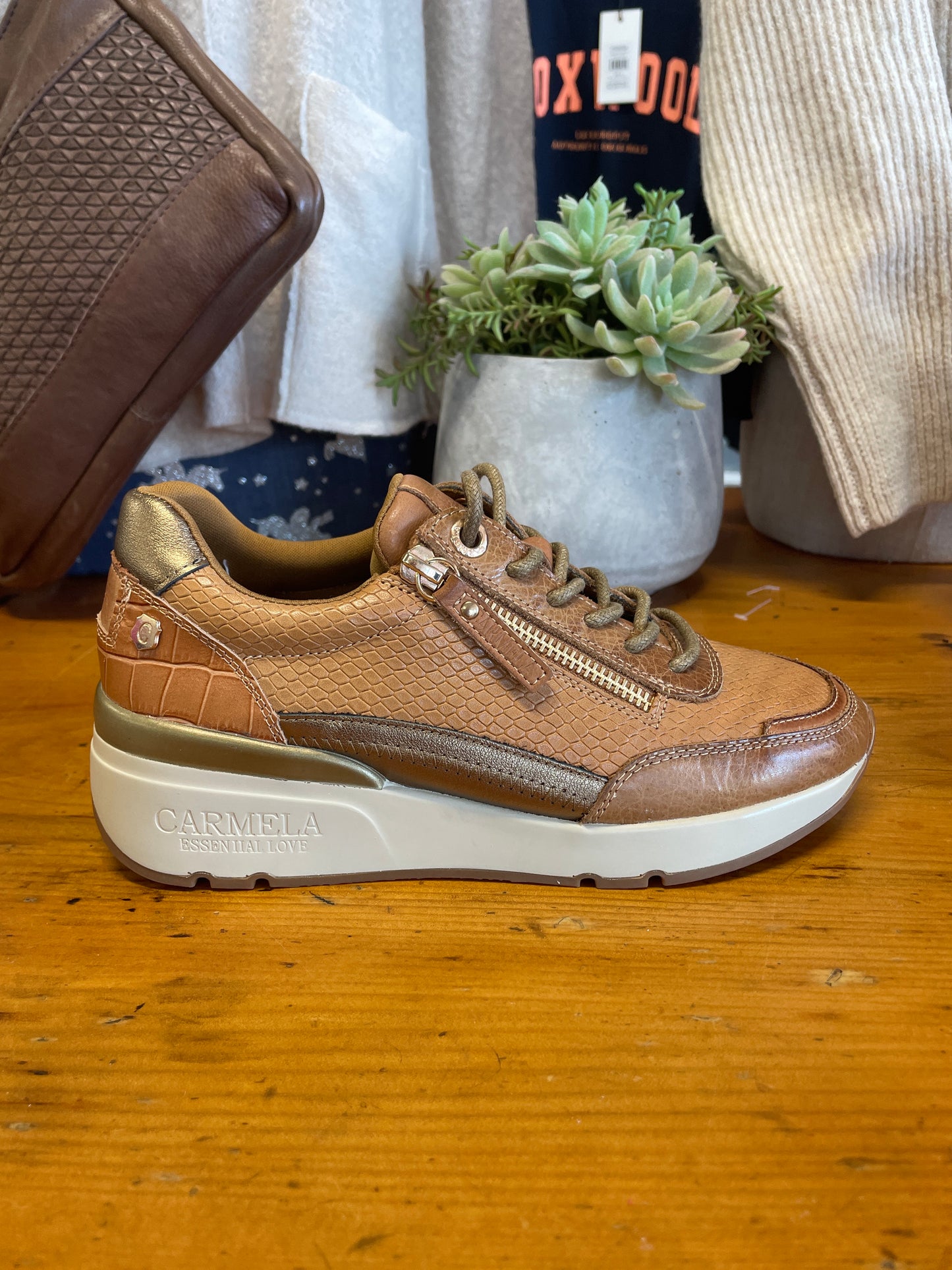 Carmela Z.Piel Sandshoe