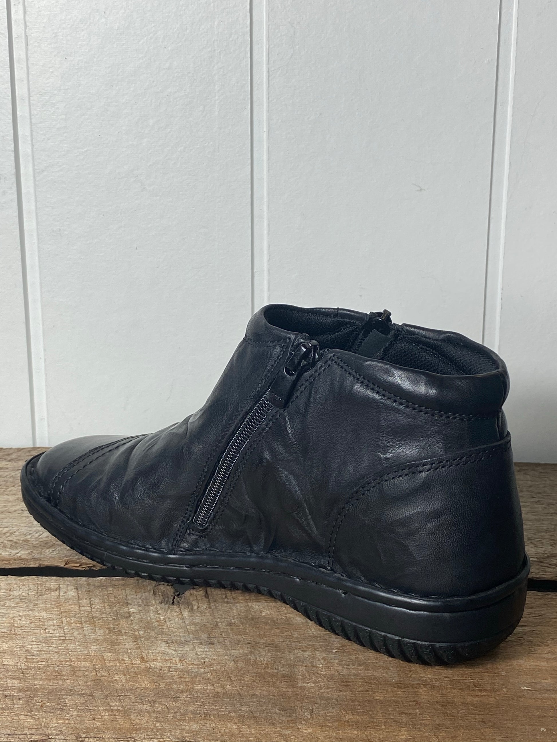 5250-27 Black - Scottsdale Shoe Shop